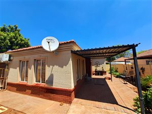 2 Bed House in Eloffsdal