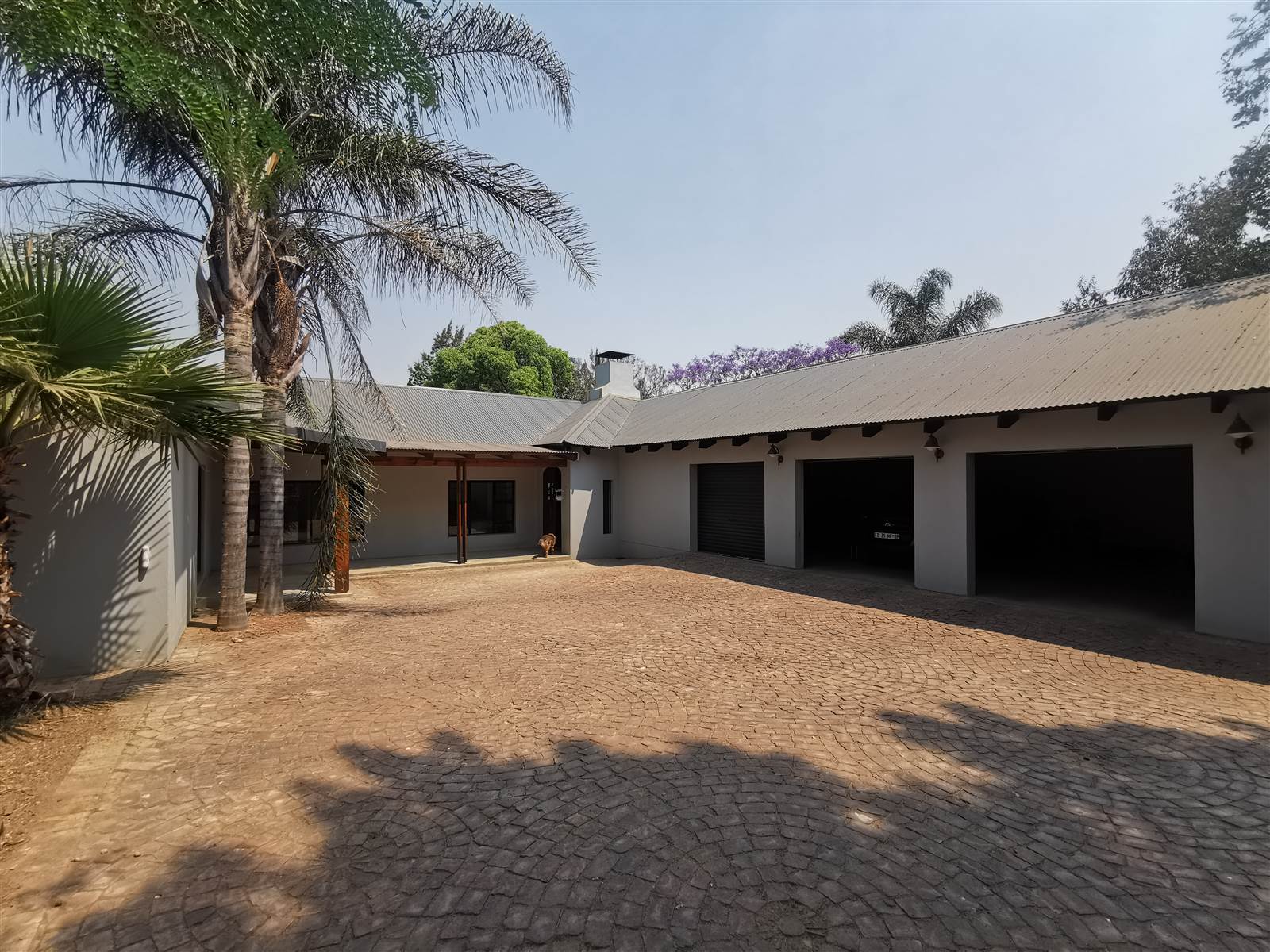 5 Bed House in Mnandi AH photo number 1