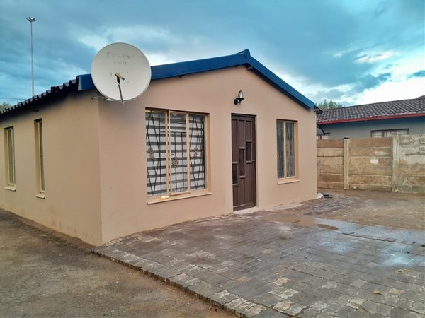 2 Bedroom House 2 Bedroom House