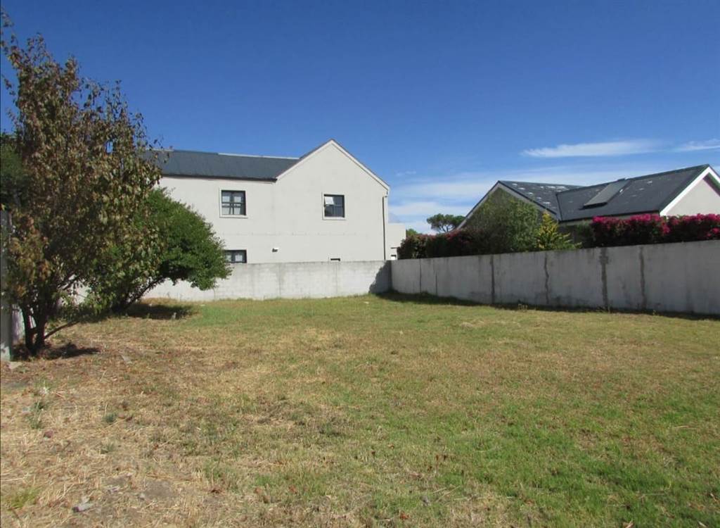 3 Bed House in Somerset West Central photo number 8