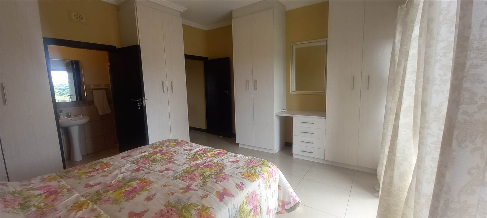 1 Bed Apartment in Umhlanga Ridge photo number 6