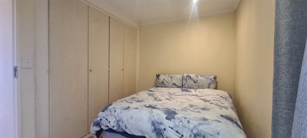 2 Bed Apartment in Mooikloof Ridge photo number 9