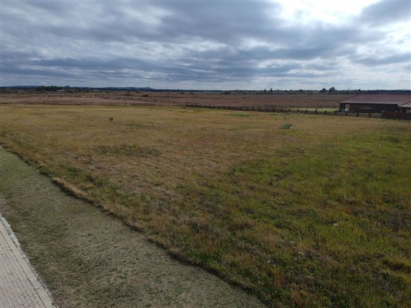 1.1 ha Land available in Grimbeek Park
