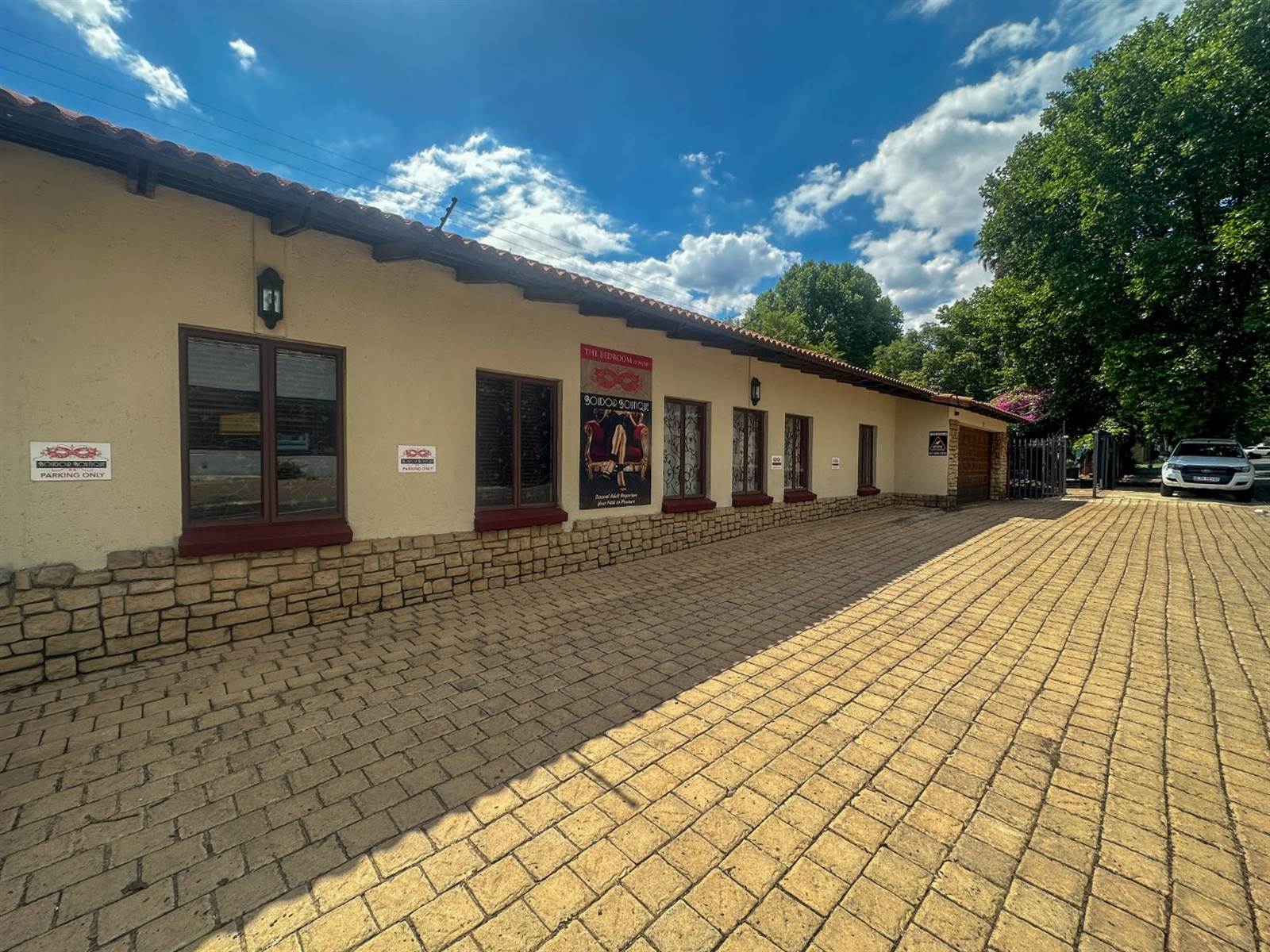 400  m² Commercial space in Parkhurst photo number 7