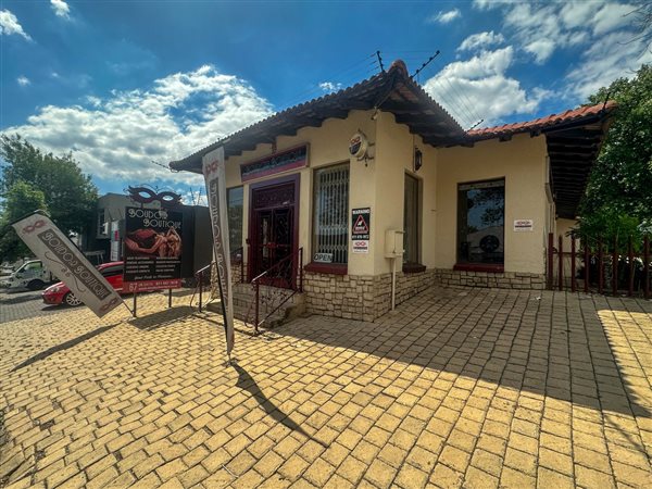 400  m² Commercial space in Parkhurst