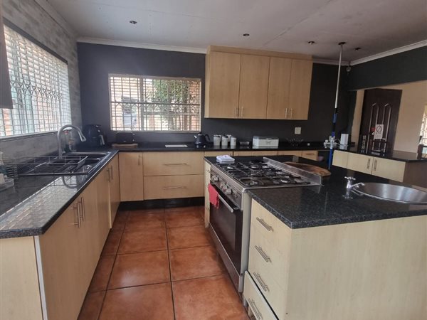 2.3 ha Smallholding 2.3 ha Smallholding