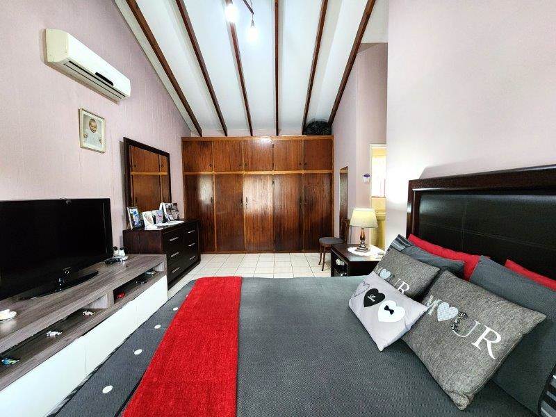 4 Bed House in The Wolds photo number 15