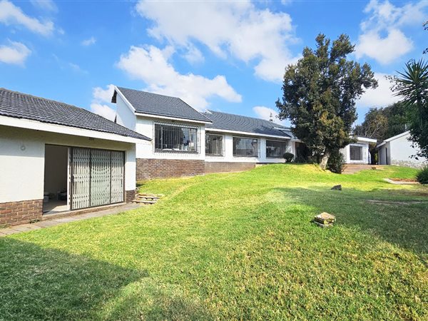6 Bedroom House