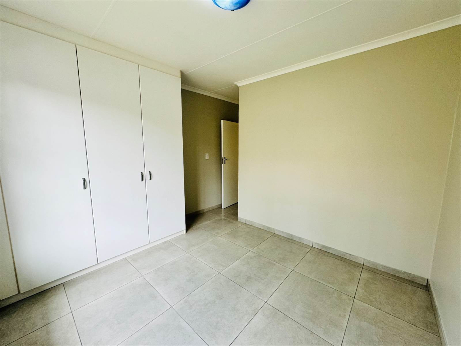 2 Bed Townhouse in Ruimsig photo number 9