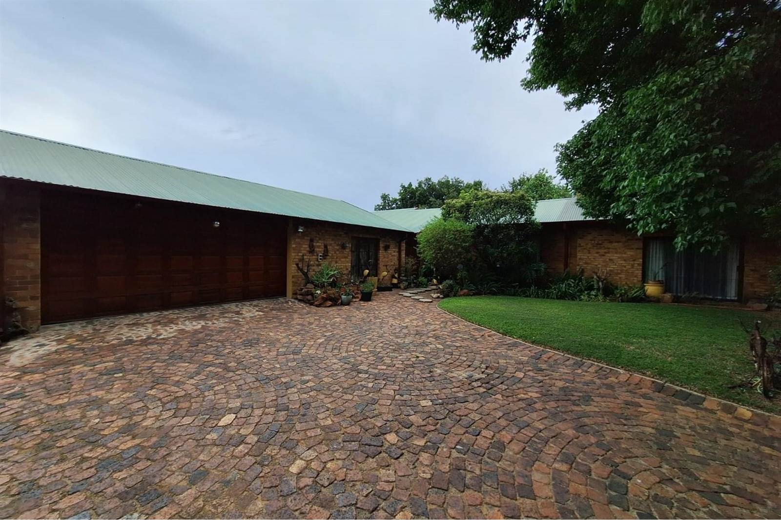 4 Bed House in Sasolburg photo number 15