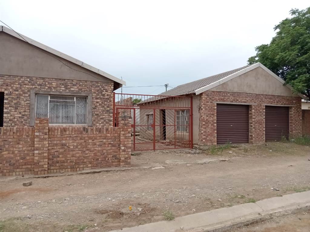 4 Bed House in Mlungisi photo number 27