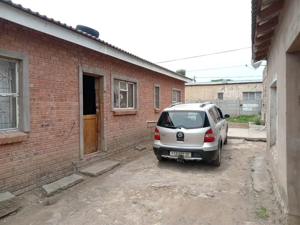 4 Bed House in Mlungisi photo number 4