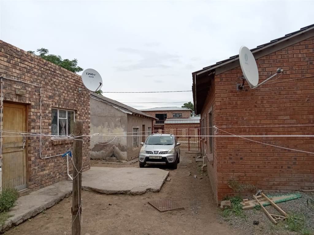 4 Bed House in Mlungisi photo number 24