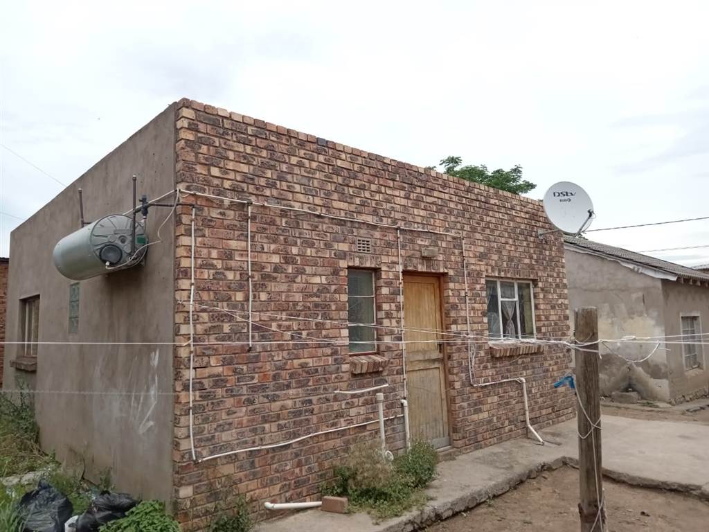 4 Bed House in Mlungisi photo number 19