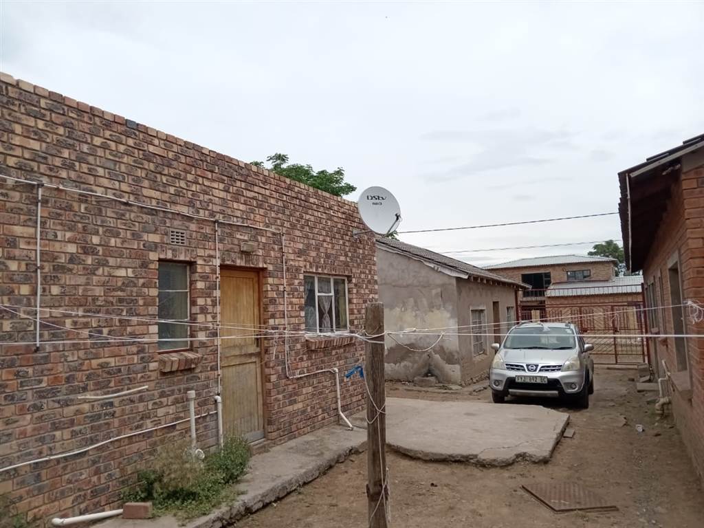 4 Bed House in Mlungisi photo number 18