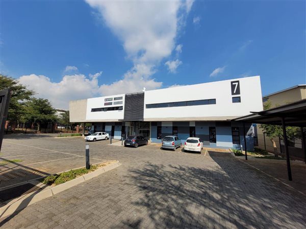 196  m² Commercial space in Kempton Park Central
