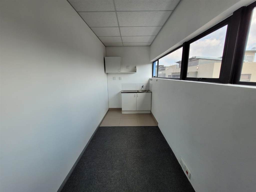 196  m² Commercial space in Kempton Park Central photo number 10