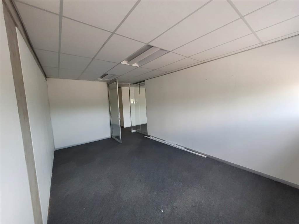 196  m² Commercial space in Kempton Park Central photo number 7