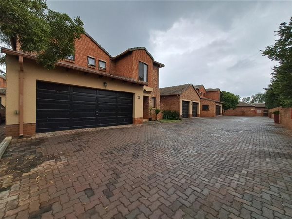 3 Bedroom Townhouse 3 Bedroom Townhouse