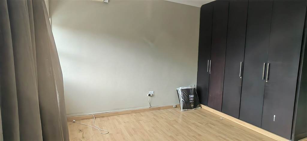 2 Bed Apartment in Overport photo number 6
