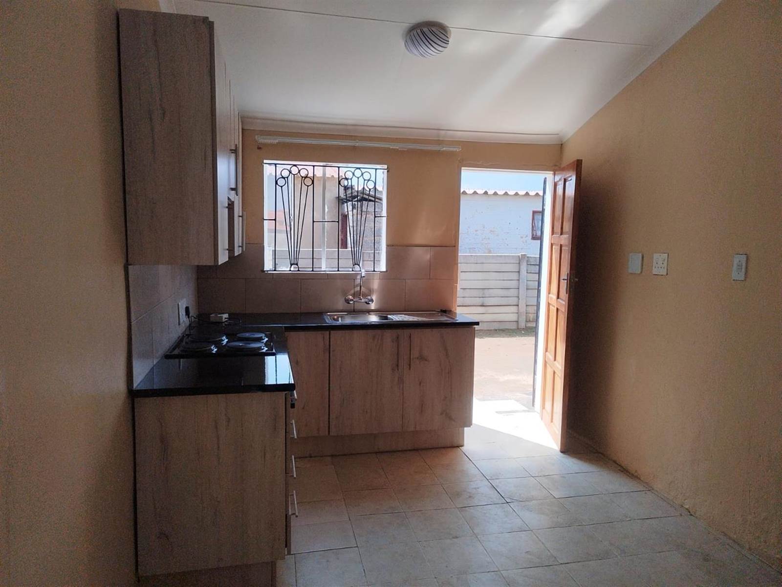 1 Bed House in Daveyton photo number 10