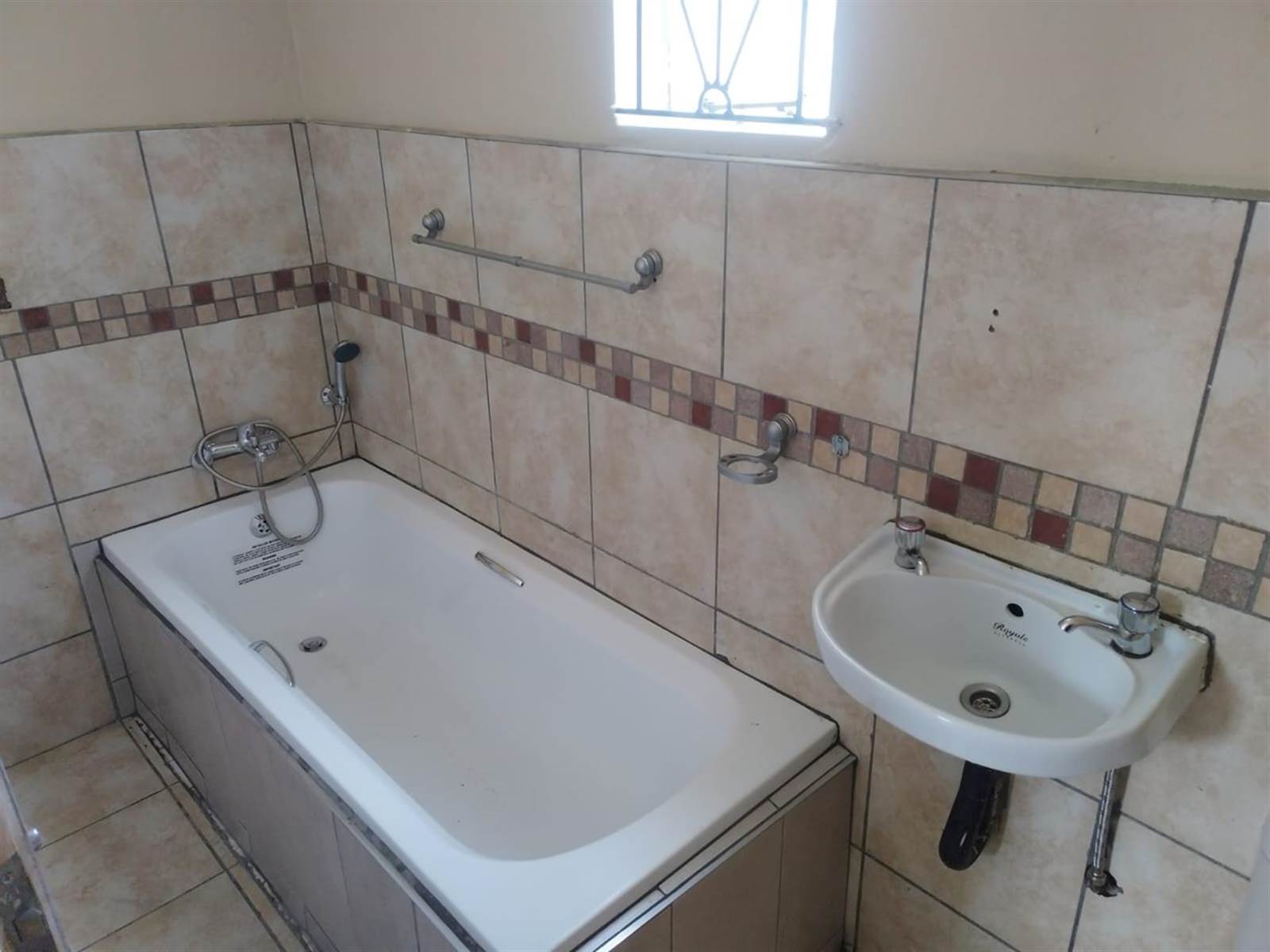 1 Bed House in Daveyton photo number 16