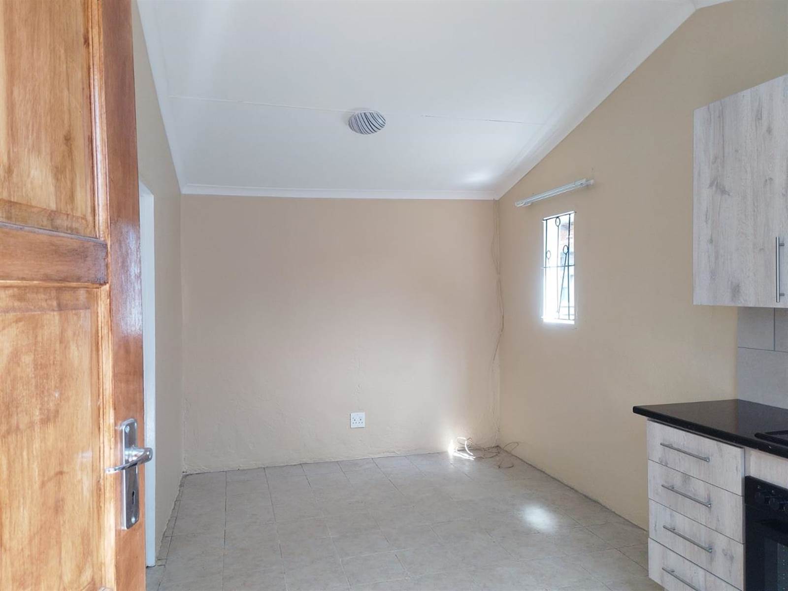 1 Bed House in Daveyton photo number 11