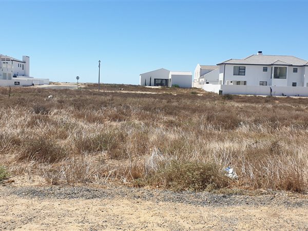 400 m² Land