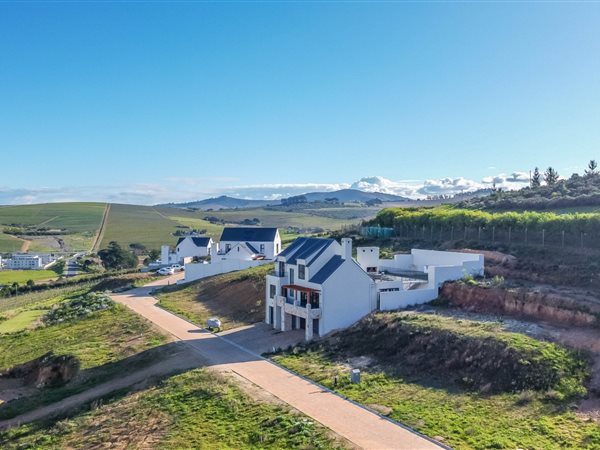 400 m² Land available in Weltevreden Hills Estate