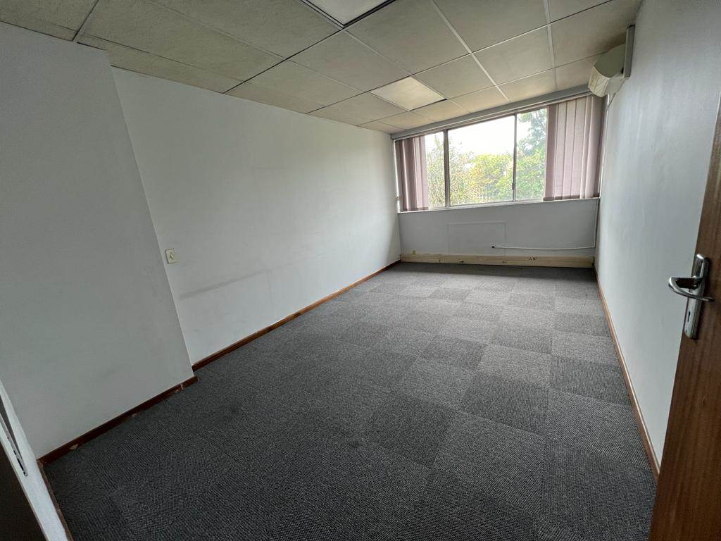180  m² Commercial space in Strydompark photo number 5
