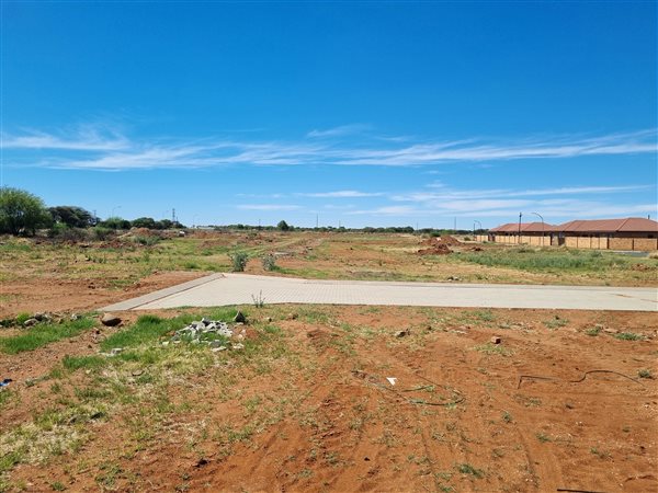 445 m² Land