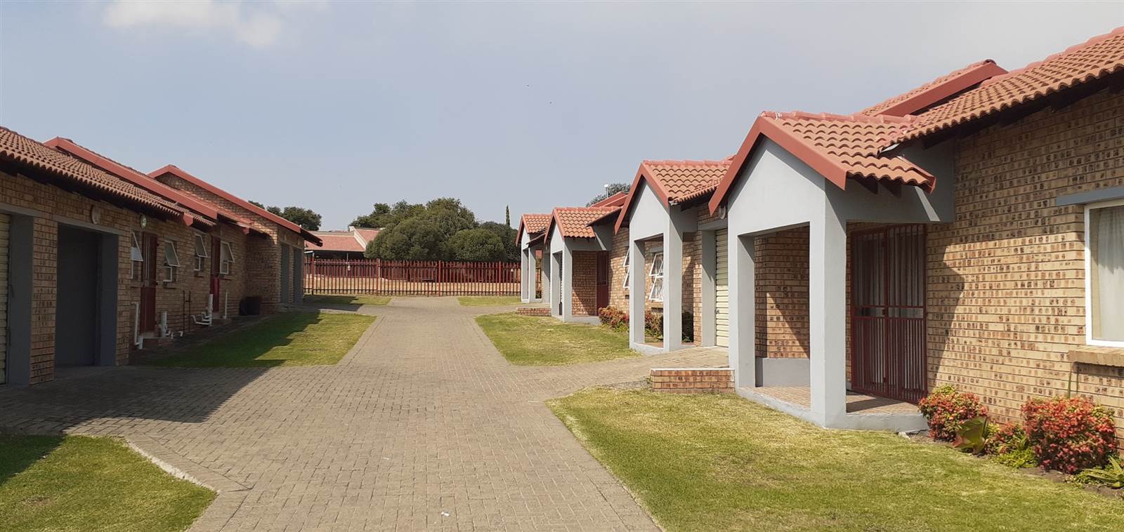 1 Bed Apartment in Secunda photo number 1
