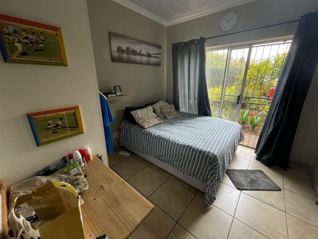 9 Bed House in Protea Park photo number 15
