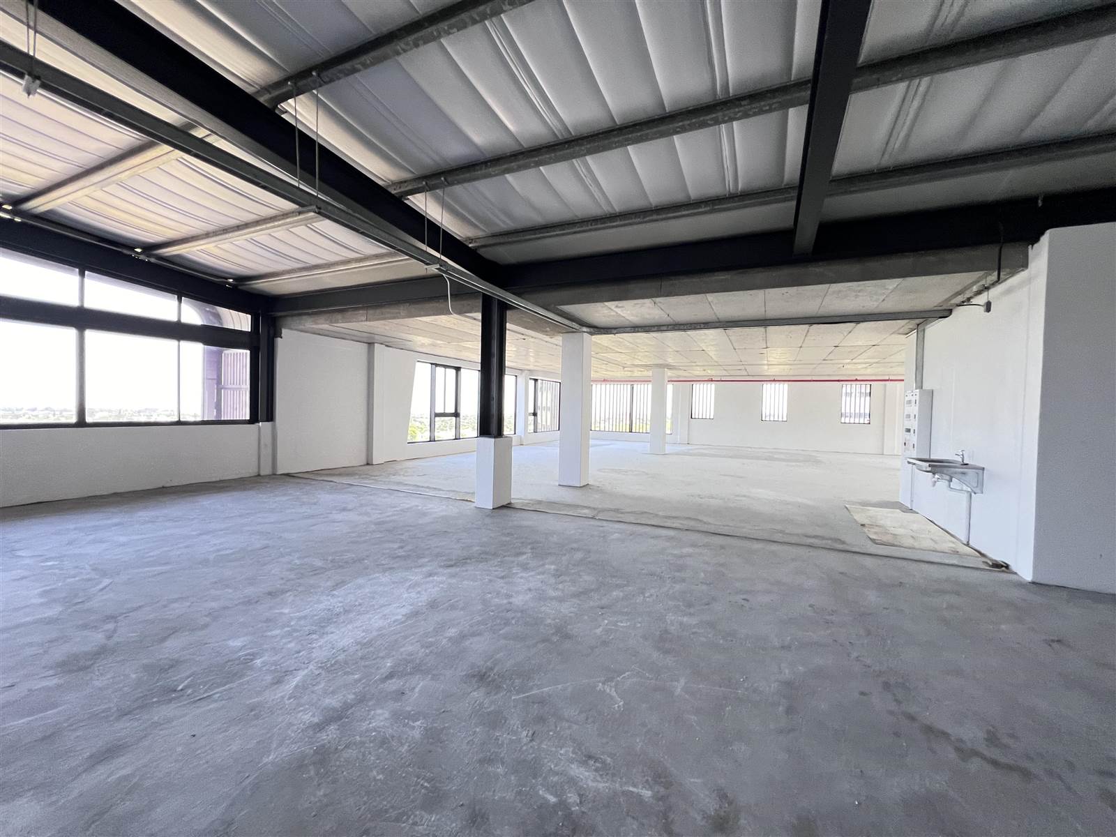 404  m² Commercial space in Plattekloof photo number 4
