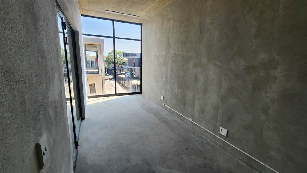49  m² Commercial space in Ashlea Gardens photo number 9