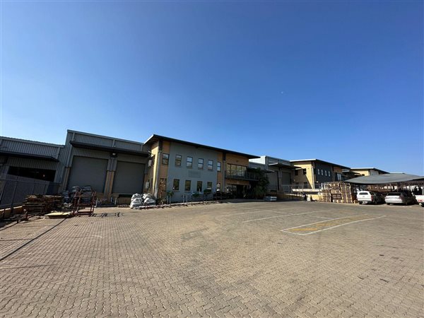 2358  m² Industrial space in North Riding