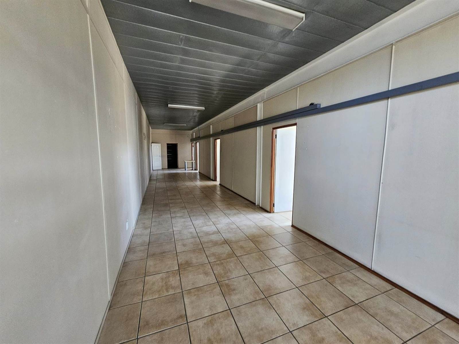 907  m² Commercial space in Secunda photo number 16