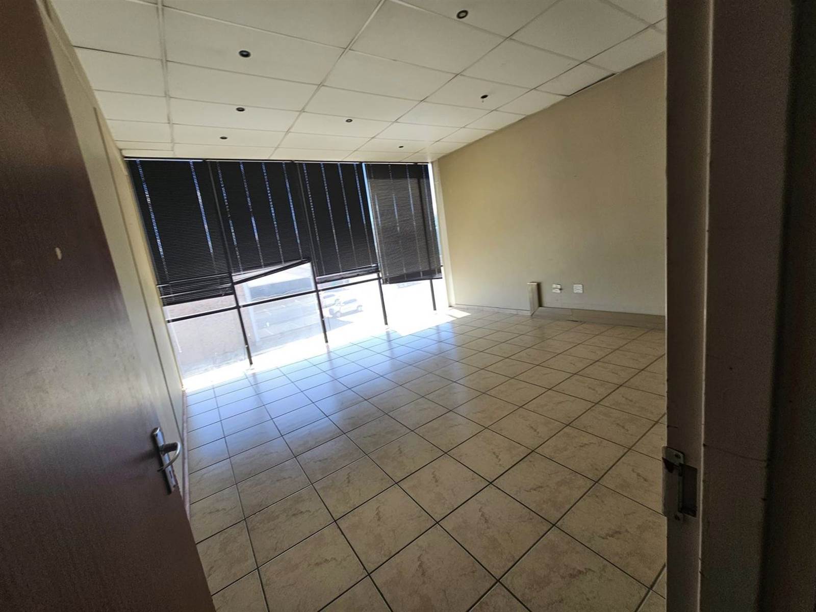907  m² Commercial space in Secunda photo number 13