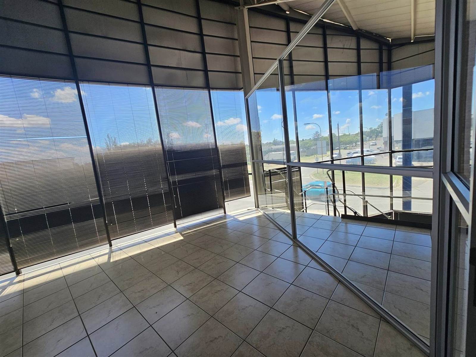 907  m² Commercial space in Secunda photo number 14