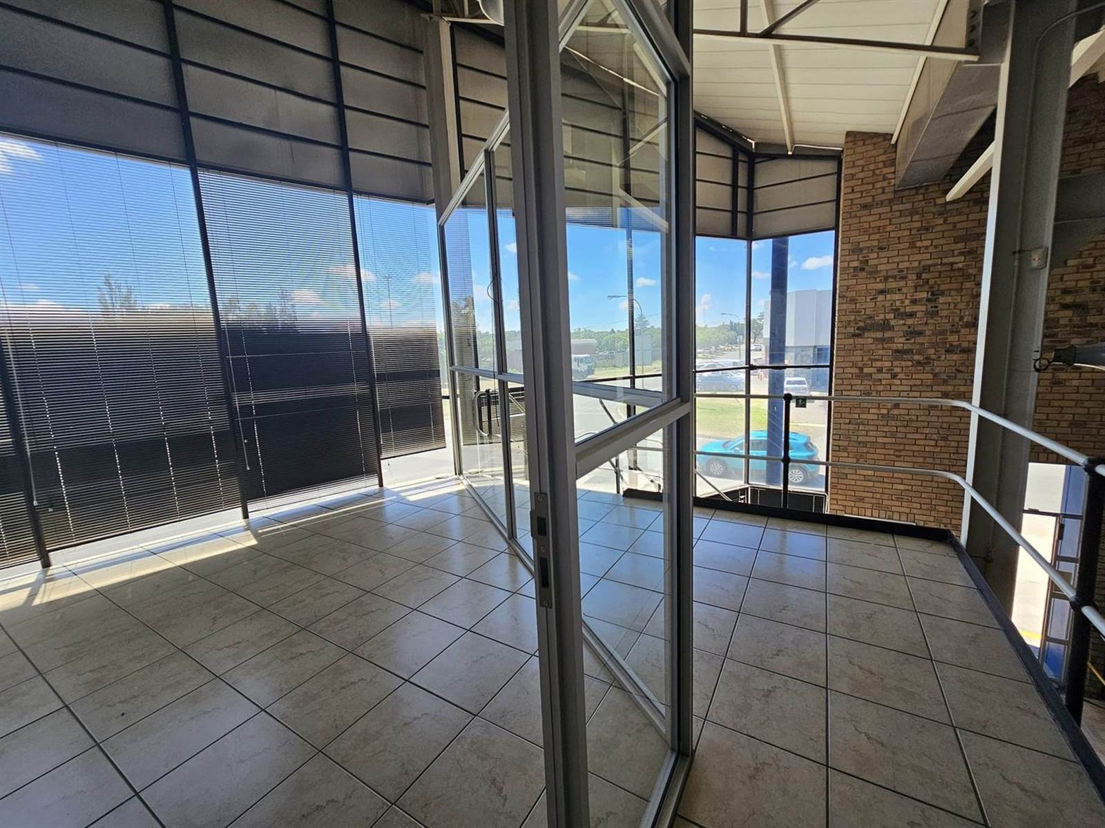 907  m² Commercial space in Secunda photo number 18