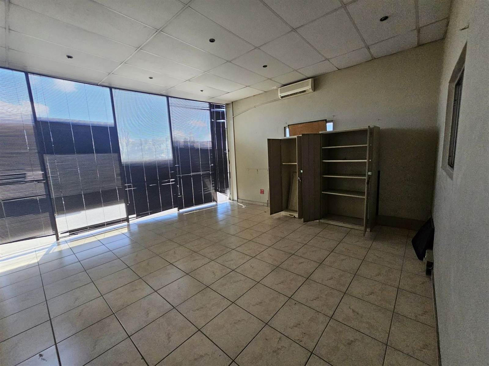 907  m² Commercial space in Secunda photo number 20