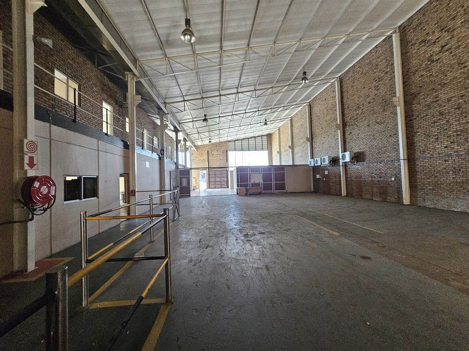 907  m² Commercial space in Secunda photo number 17