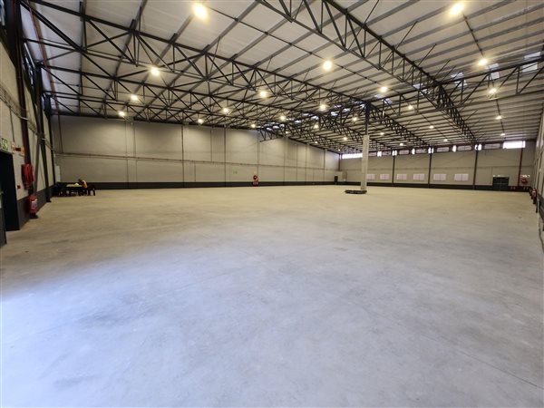 1 568  m² Industrial space