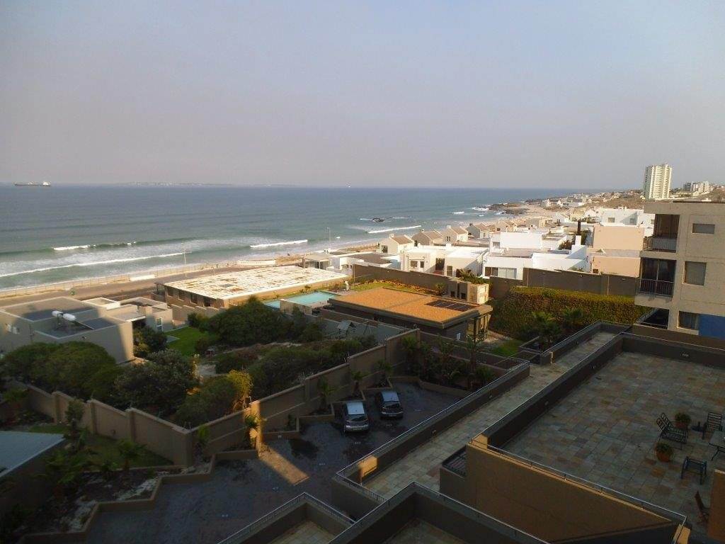 2 Bed Flat in Bloubergstrand photo number 11