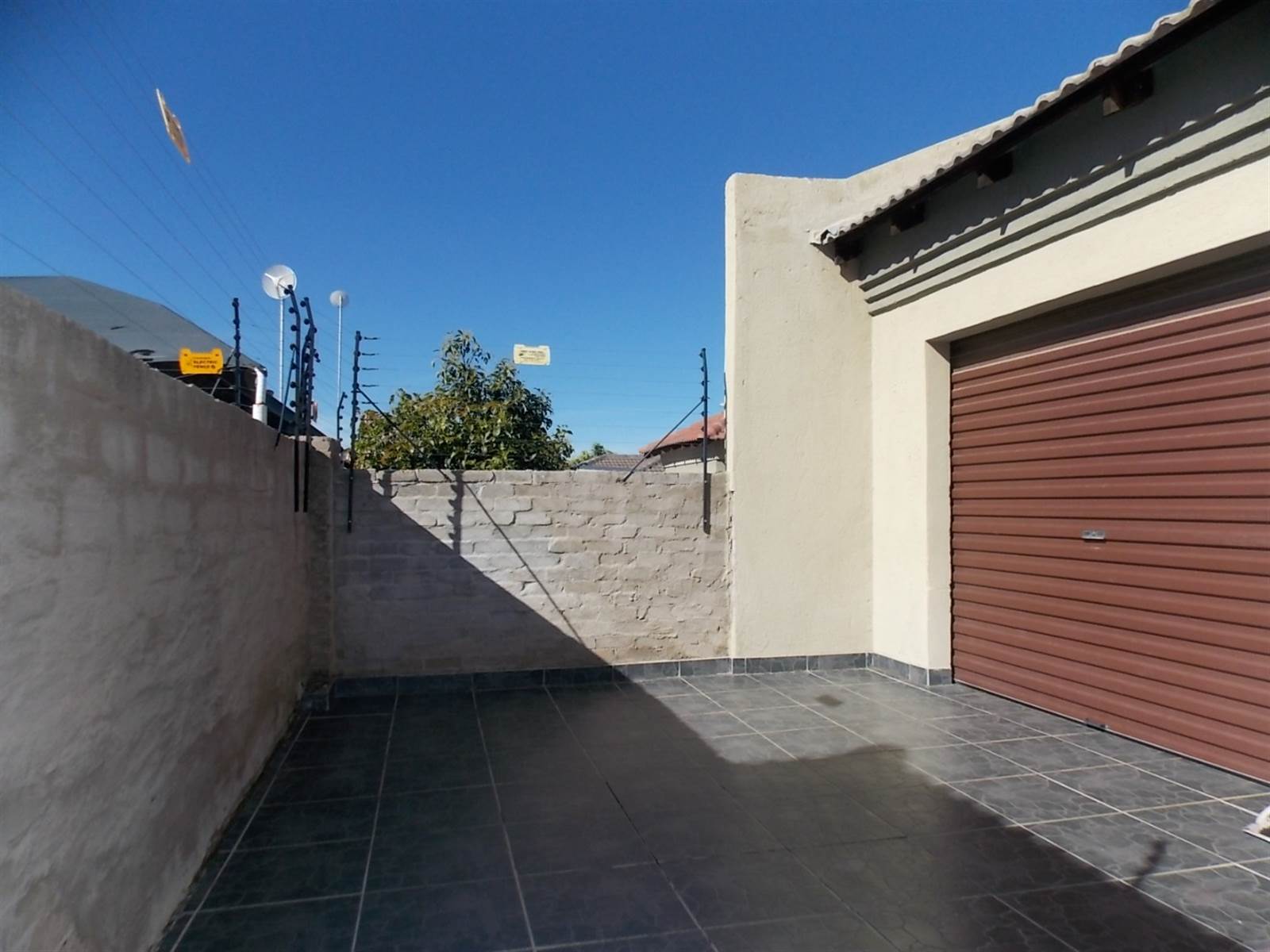 3 Bed House in Lesedi Park photo number 13