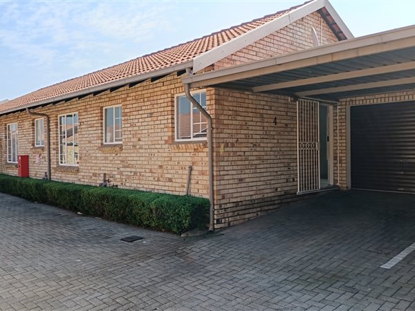 2 Bedroom Townhouse 2 Bedroom Townhouse