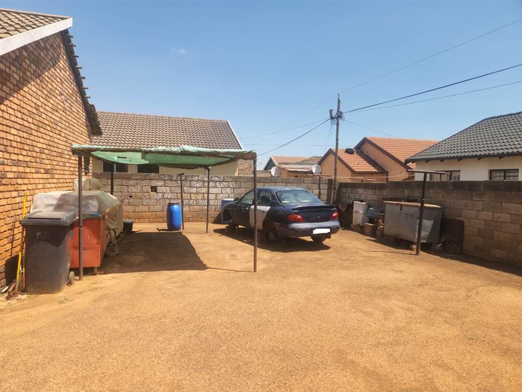 3 Bed House in Dobsonville photo number 15
