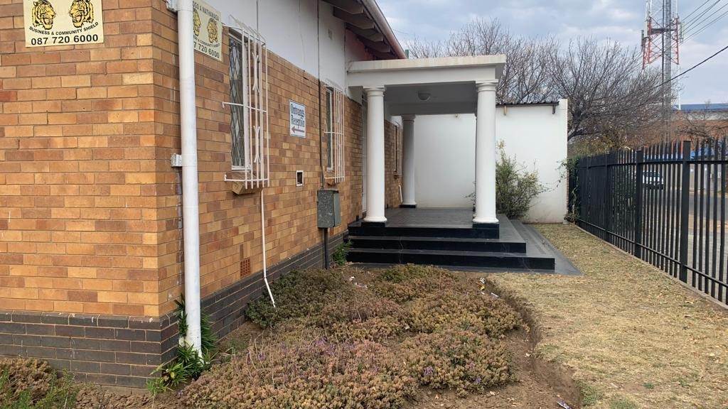 200  m² Commercial space in Randfontein Central photo number 3