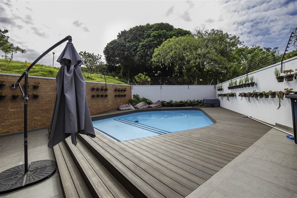2 Bed Apartment in La Lucia photo number 22