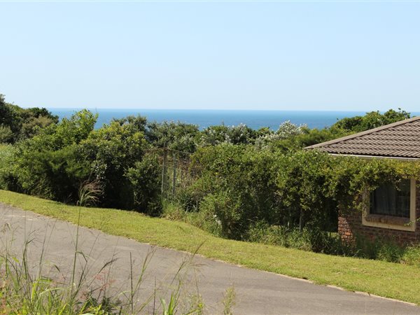839 m² Land available in Cintsa